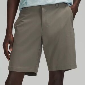 Lululemon Commission Classic-Fit Short 9" *Warpstreme, 30" Waist, Grey Sage